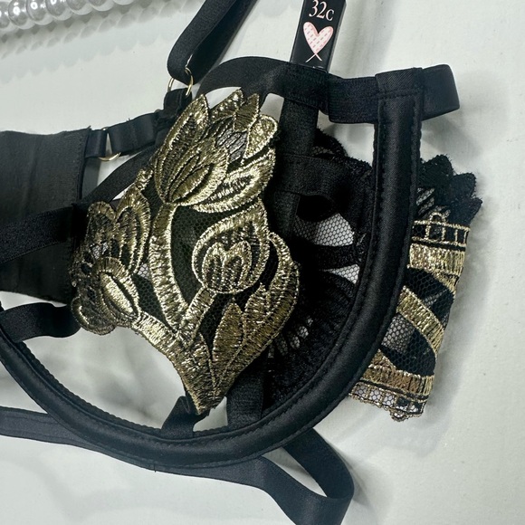 VS Very Sexy Band of Lover Black Strappy Floral Embroidered Bra - Picture 7 of 14